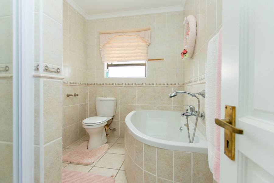 7 Bedroom Property for Sale in Myburgh Park Western Cape